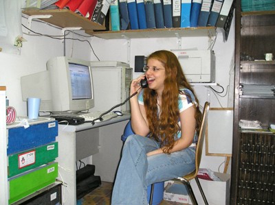 אבימור במשרד: לפעמים אפשר להרים פרויקט בכמה טלפונים, והסיפוק עצום